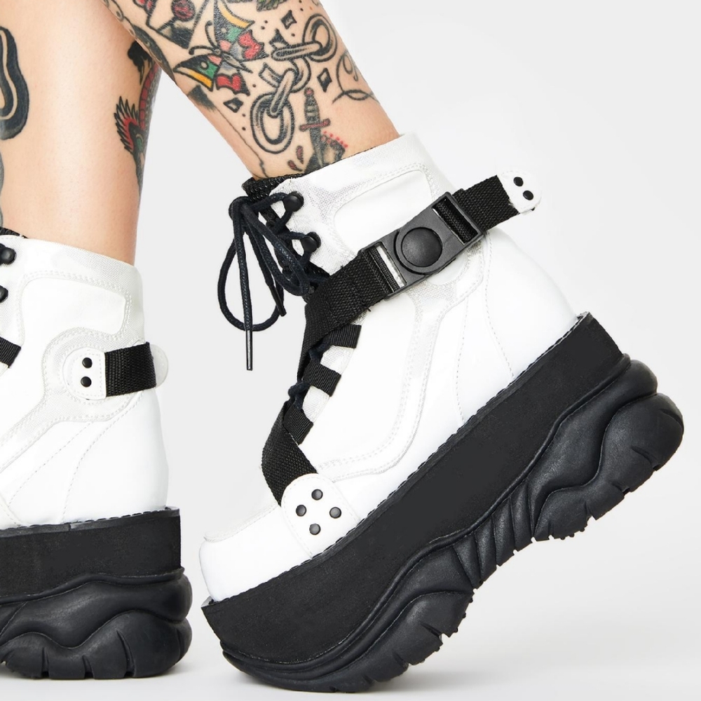Demonia black and white platforms